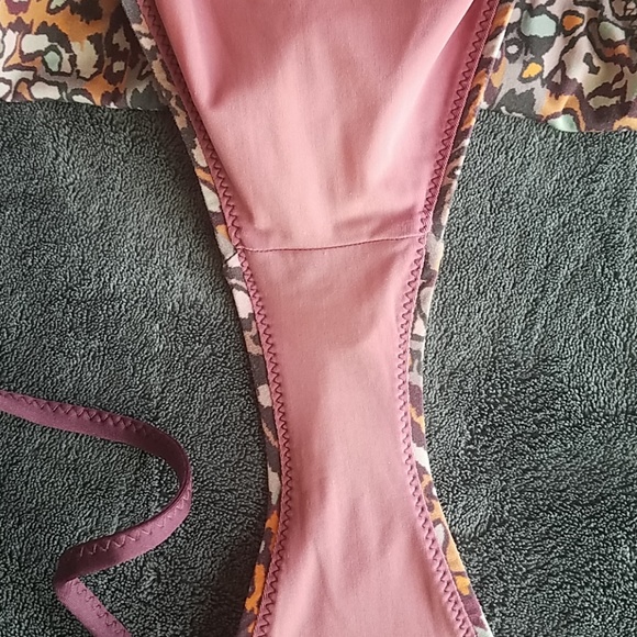 Matthew Williamson Leopard Print Bikini - Picture 6 of 7